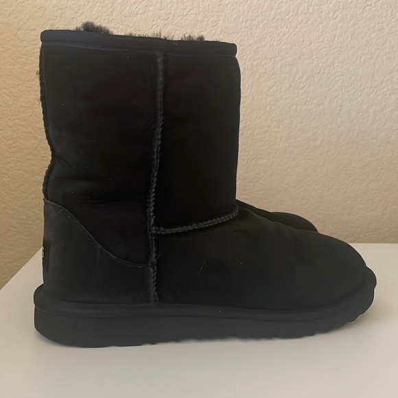 UGG Other - Girls UGG boots in black